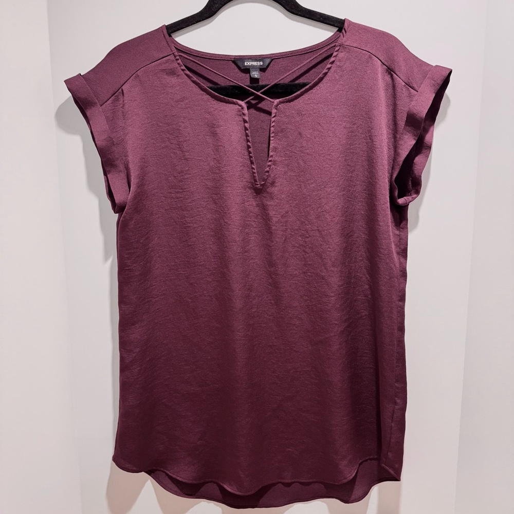 Express Cross Front Keyhole Top Deep Burgundy Size Medium Cuffed Sleeve